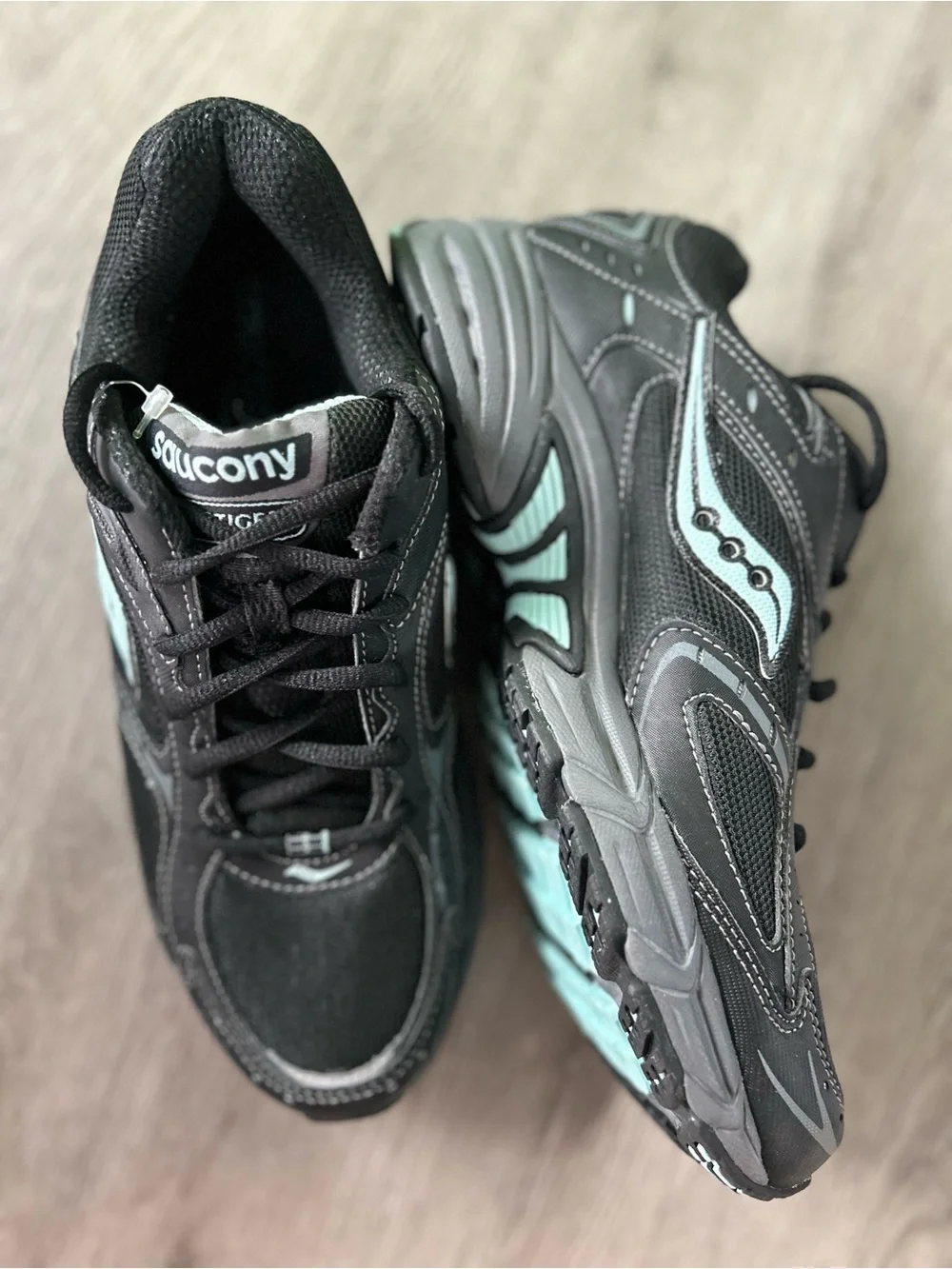 Saucony Prestige TR classic comfy lace-up cushioned athletic shoes